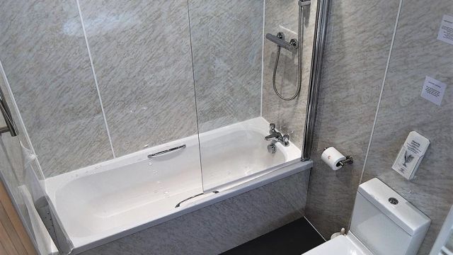 Room 6 7 bathroom